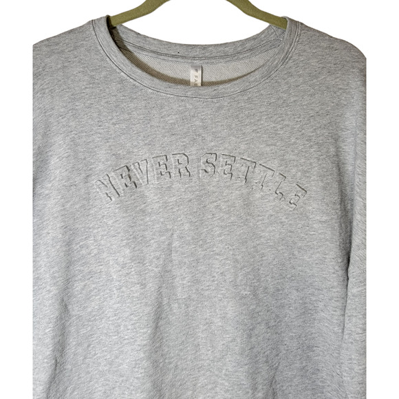 Fabletics Stacey Pullover Never Settle Sweatshirt Crew Neck Light Gray Size M - Picture 3 of 6
